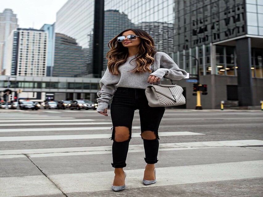 Fashion And Beauty : Things Every Girl Should Carry : 12 वस्तुएं जो हर महिला को अपने पर्स में रखनी चाहिए।