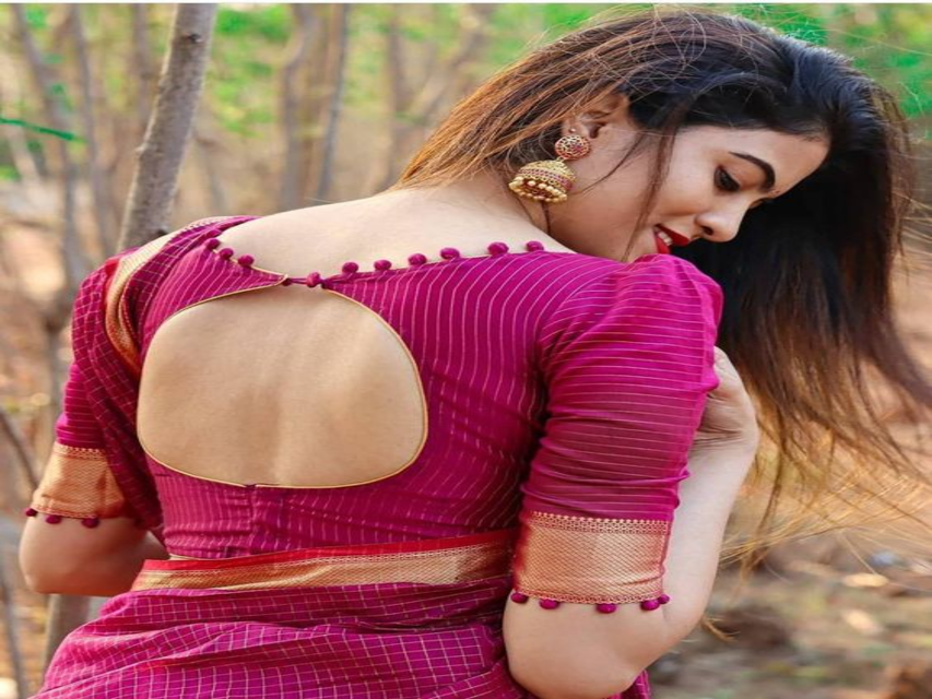 Fashion And Beauty : त्योहारों के सीजन में इन ब्लाउज डिजाइन से दे खुद को क्लासी लुक/ Blouse Design's 