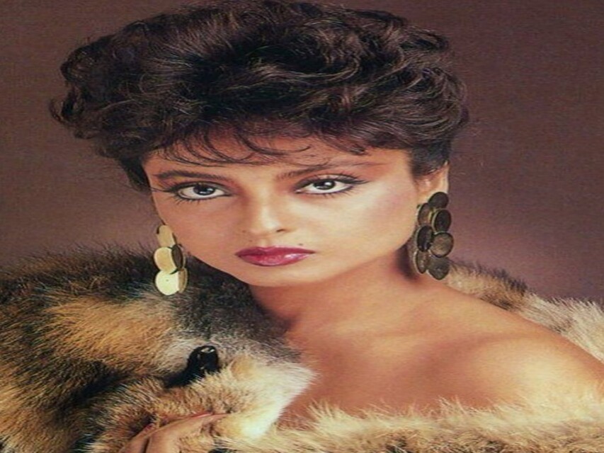 Fashion And Beauty :  रेखा की खुबसूरती के कायल है बॉलीवुड के नामी सितारे 