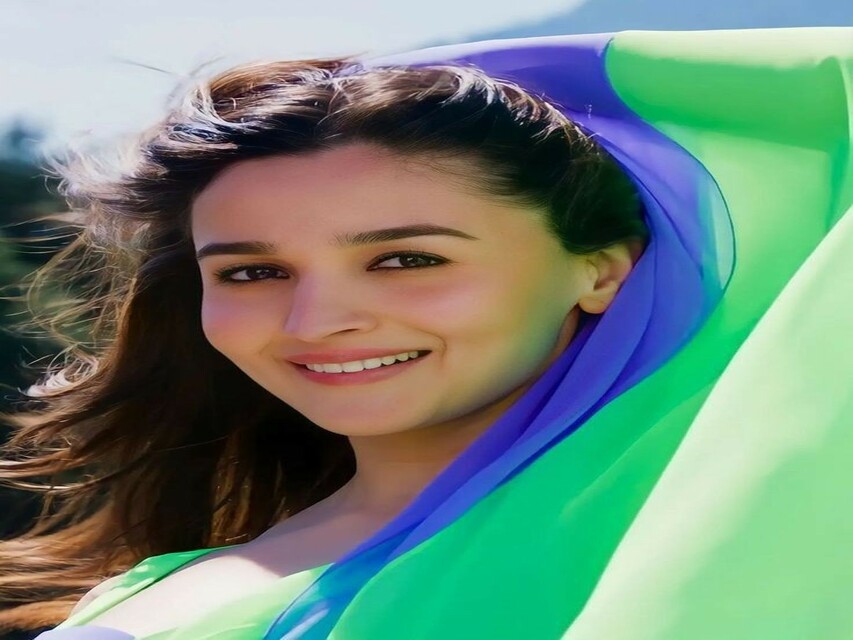 Fashion And Beauty : शिफॉन साड़ी लुक के लिए परफेक्ट है आलिया भट्ट की यह स्टाइल