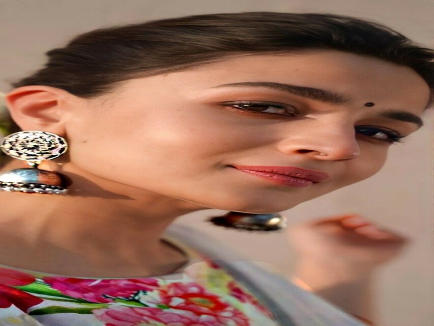 Fashion And Beauty : Alia Bhatt's Stylish Oxidised Jwellery Look आलिया भट्ट का ज्वेलरी कलेक्शन 