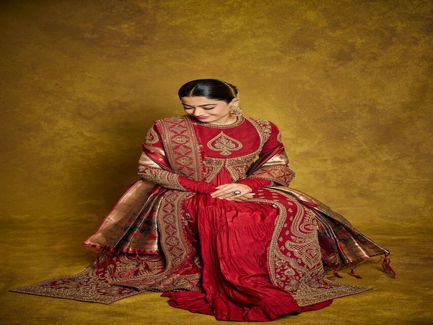 Fashion And Beauty : Bollywood Me Chaya Rashmika Mandhana Ka Jaadu