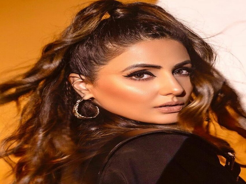 Fashion And Beauty : Hina Khan's Best Hairstyle Idea's For Girl's 