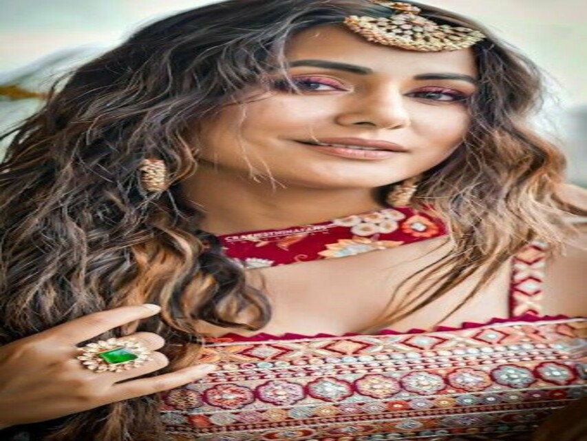 Fashion And Beauty : Best Eye Makeup By Hina Khan 