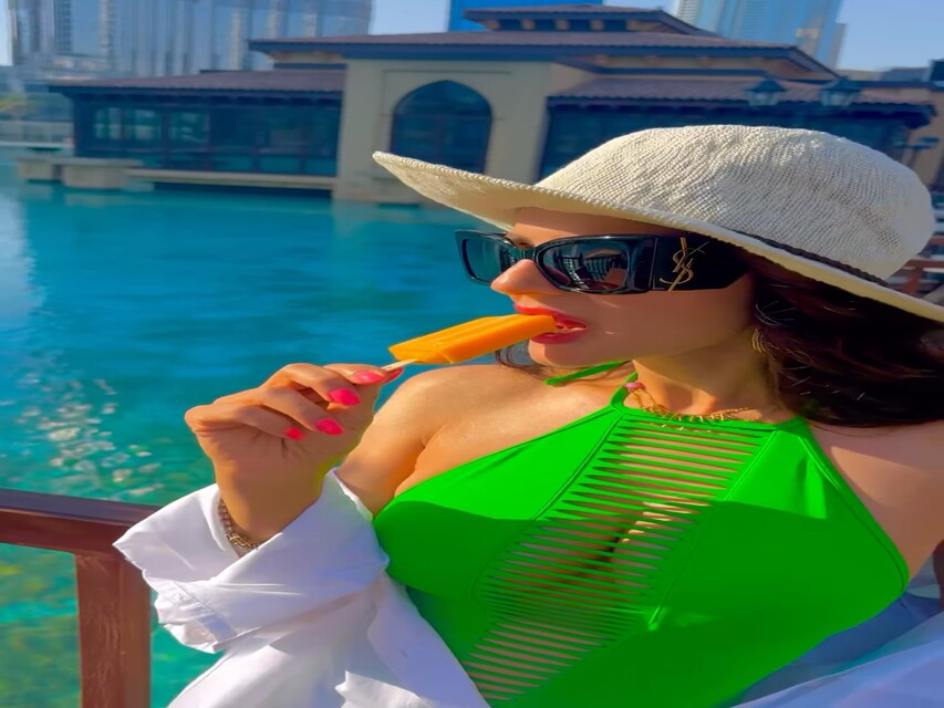 Fashion And Beauty : Amaisha Patel Fire Look In Summer 
